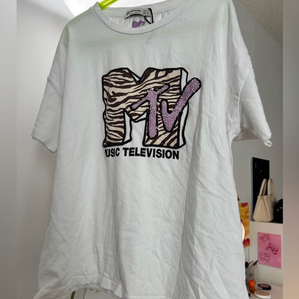 Stradivarius White Tee with Zebra and Purple MTV Logo